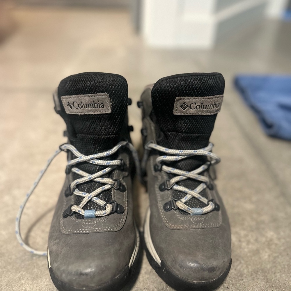 Columbia Charcoal and Black Hiking Boots
